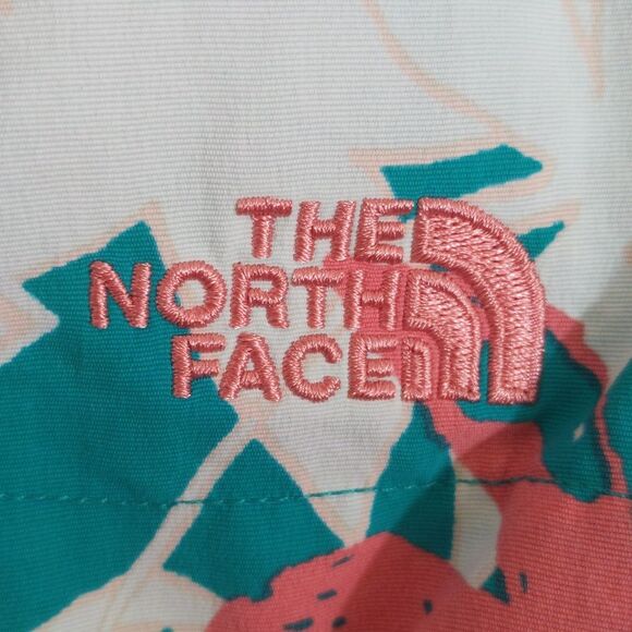 The North Face lightweight swim/athletic shorts, elastic waistband, size M - Picture 9 of 9